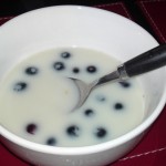 Rice milk, quinoa, blueberries and agave nectar